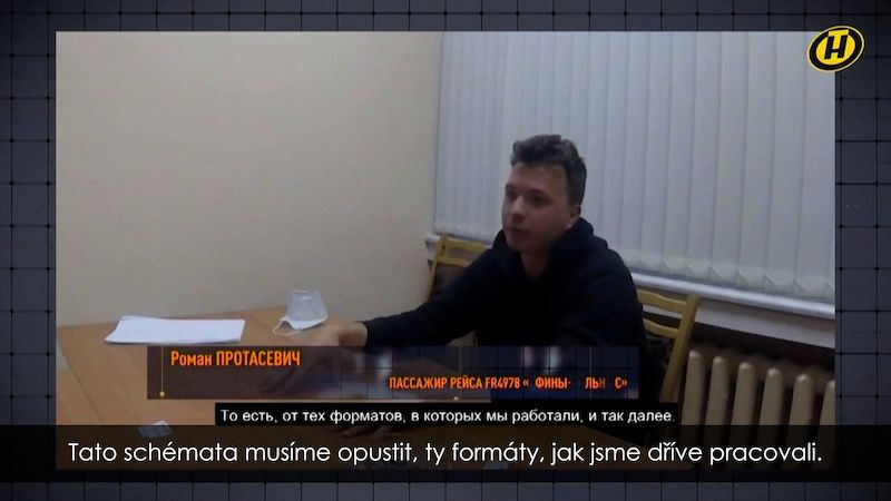 Musíme počkat, až Bělorusové vyjdou do ulic z hladu, řekl vězněný novinář Pratasevič